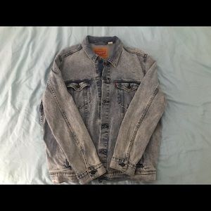Light blue acid wash Levi denim jacket XL